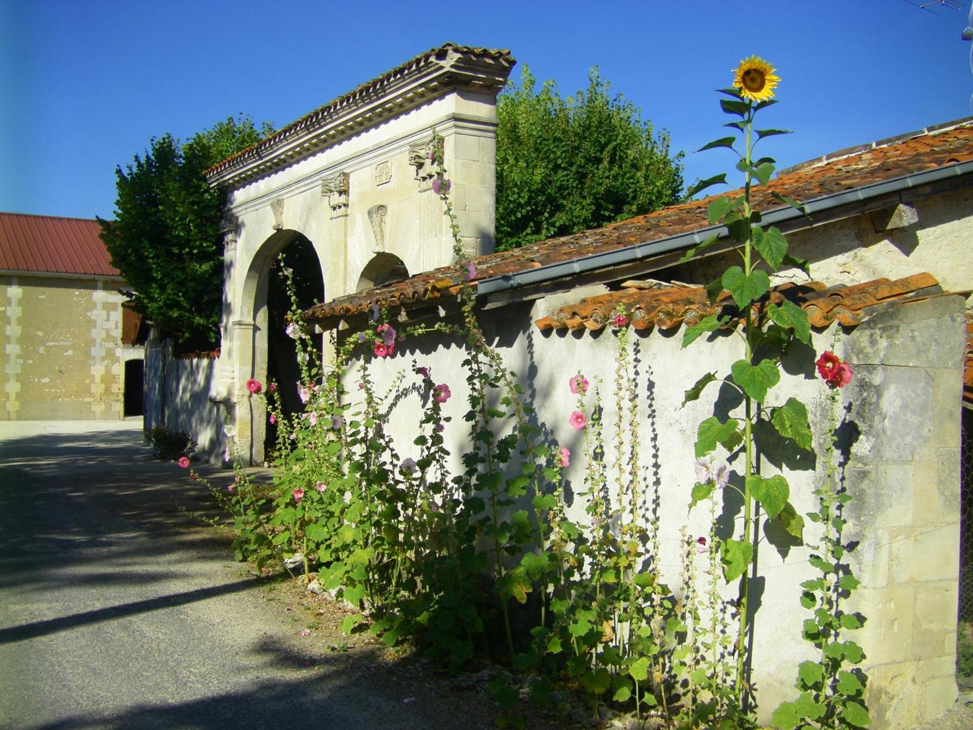 Chambre D'Hotes Clos Des Pierres Blanches Brie-sous-Archiac Exterior photo